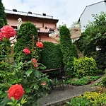 Na Hradbach Лоуни