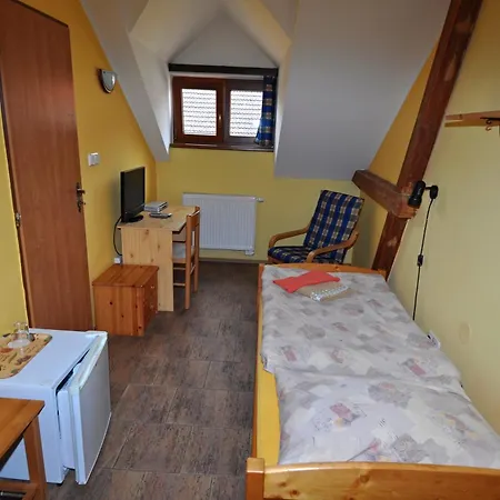 Na Hradbách Hotel