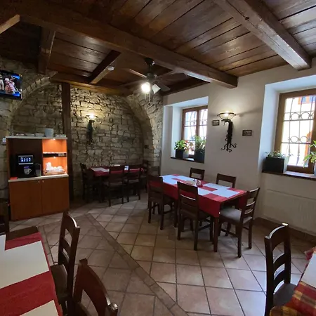 Hotel Na Hradbach 3*