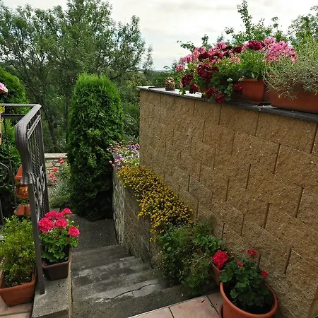 Otel Na Hradbach 3*