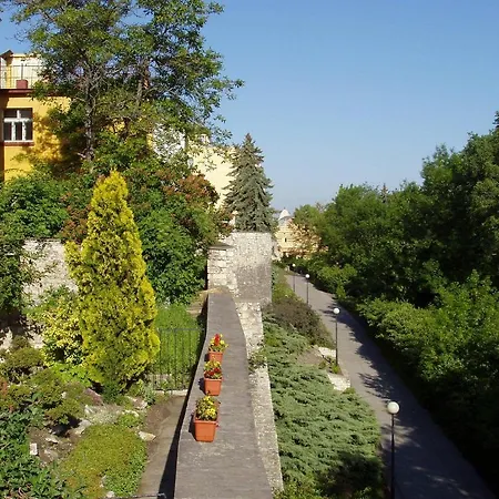 Na Hradbach Hotel 3*