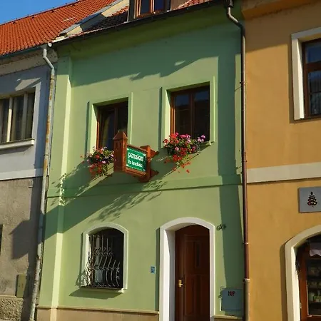Na Hradbach 3*