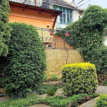 Otel Na Hradbach 3*