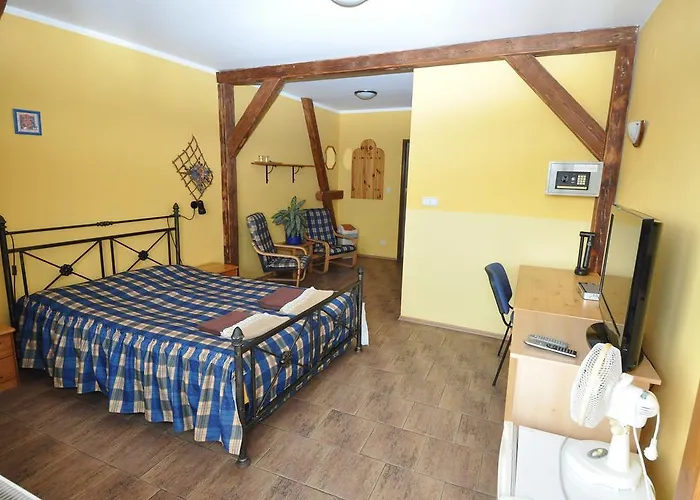 Hotel Na Hradbach 3*